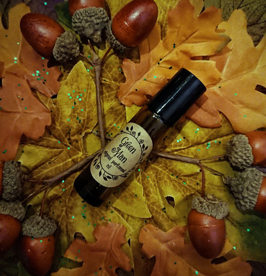 Green Man Original Perfumed Oil - Vetiver, Cedar, Pinewood, Bay Laurel, Bergamot & Green Apple Roll On Fragrance - Fresh & Woodsy Vegan Oil Blend