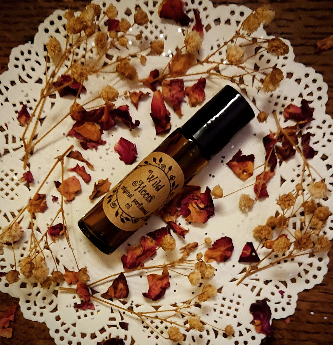 Wild Moors Original Perfumed Oil - Spring Literary Collection Roll On Fragrance - Wild Bluebell, Lavender, Immortelle, Black Cassis, Petrichor, Vetiver & Sandalwood - Aromatic, Floral & Earthy Vegan Oil Blend