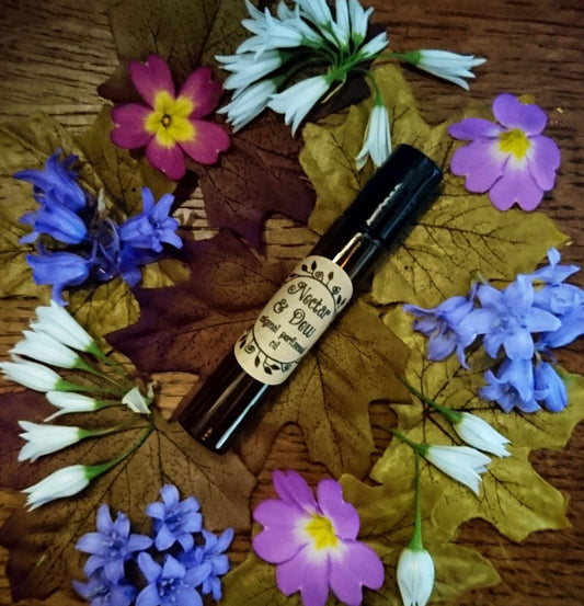 Nectar & Dew Original Perfumed Oil - Spring Summer Roll On Fragrance - Nectarine Peach Bluebell Dewberry Sweet floral Vegan Oil Blend